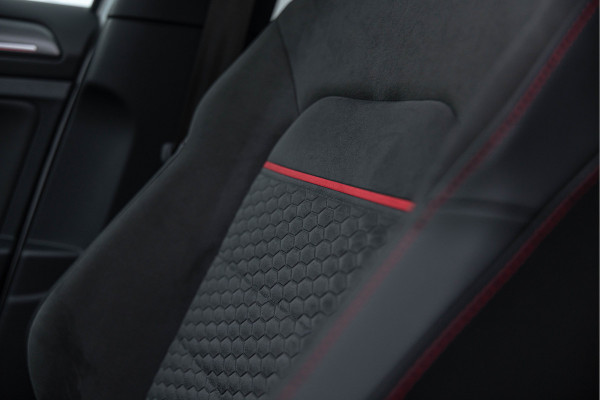 Volkswagen Golf 2.0 TSI GTI 245pk Performance Pano ACC Dynaudio 19''