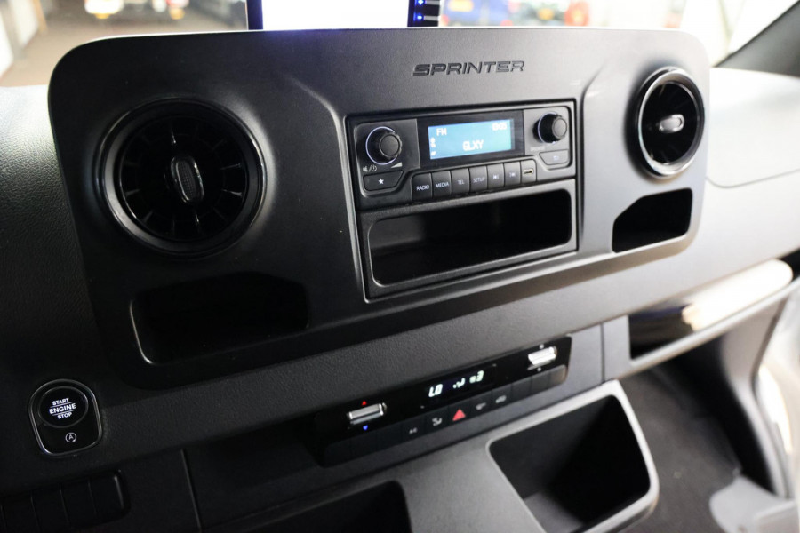Mercedes-Benz Sprinter 315 BAKWAGEN MET LAADKLEP AUTOMAAT A