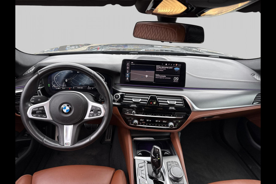 BMW 5 Serie Touring 530e Business Edition Plus Trekhaak | M Pakket | Laser Light |
