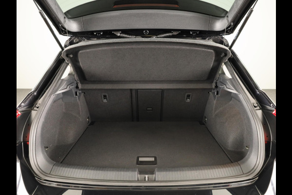 Volkswagen T-Roc 1.0 TSI Style | Parkeersensoren (Park assist) | Adaptieve cruise control | Carplay & Android auto |