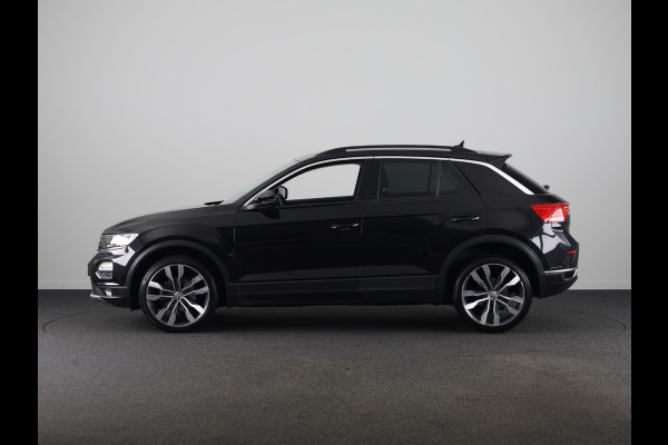 Volkswagen T-Roc 1.0 TSI Style | Parkeersensoren (Park assist) | Adaptieve cruise control | Carplay & Android auto |