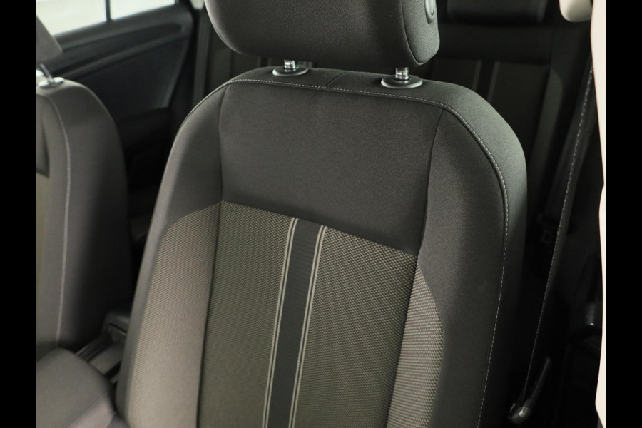 Volkswagen T-Roc 1.0 TSI Style | Parkeersensoren (Park assist) | Adaptieve cruise control | Carplay & Android auto |