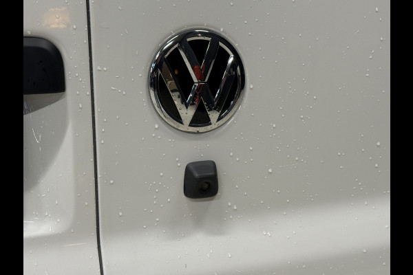 Volkswagen Transporter 2.0 TDI L2H1 30 DC Highline | Origineel NL | Apple carplay | Camera | Trekhaak |