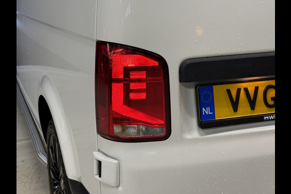 Volkswagen Transporter 2.0 TDI L2H1 30 DC Highline | Origineel NL | Apple carplay | Camera | Trekhaak |