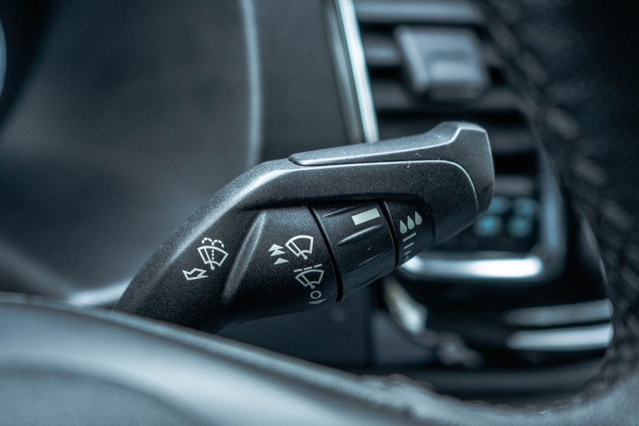 Ford Transit Custom 2.0 TDCI L1H1 Limited | 130PK | Carplay | Camera | Trekhaak | Cruise | Airco