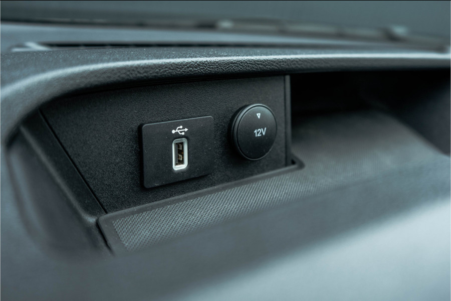 Ford Transit Custom 2.0 TDCI L1H1 Limited | 130PK | Carplay | Camera | Trekhaak | Cruise | Airco