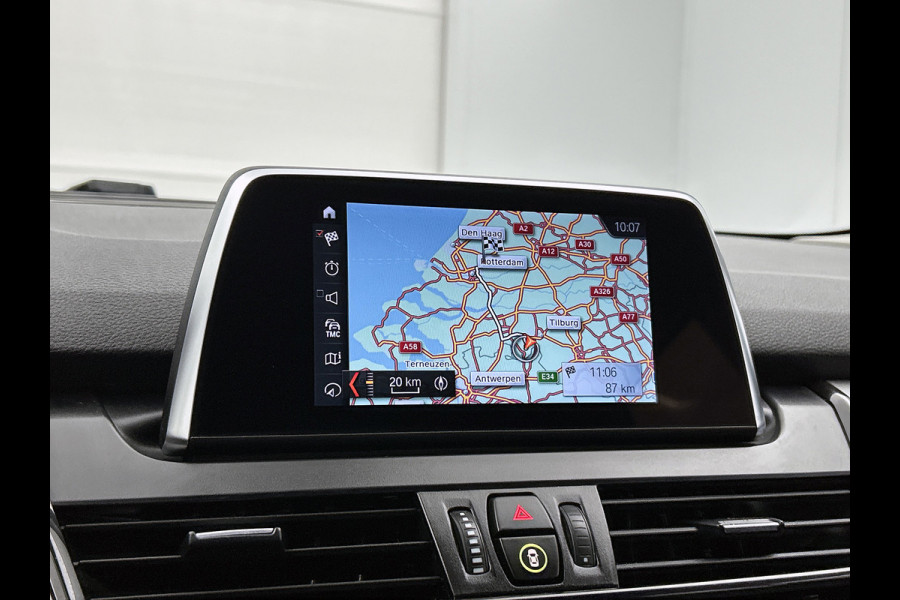BMW 2 Serie Active Tourer 218i Executive Automaat (NAVIGATIE, PARKEERSENSOREN, LED, CLIMA, DEALER ONDERHOUDEN)