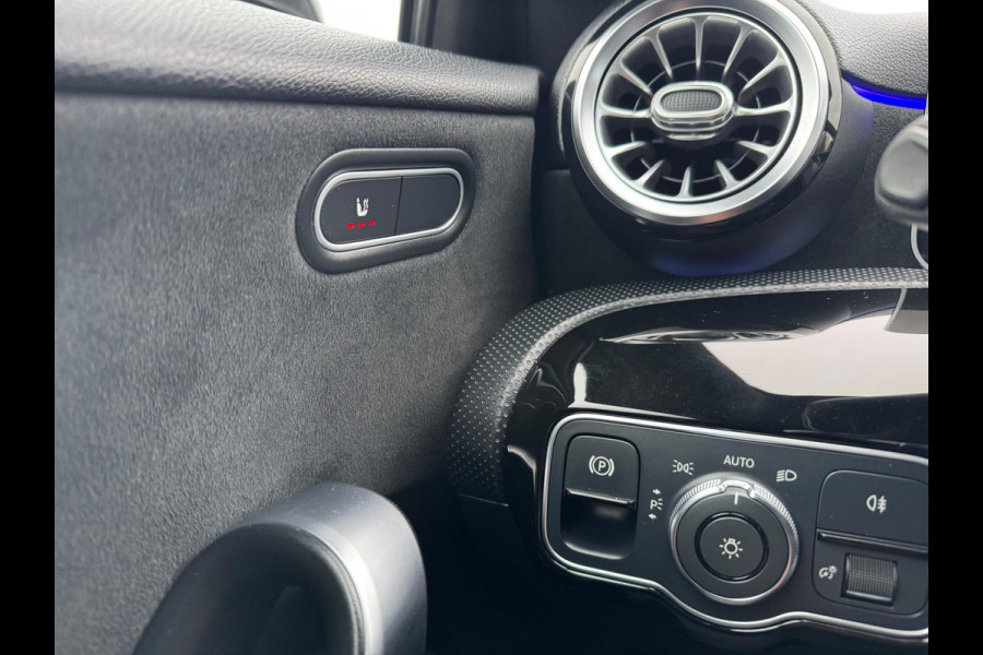 Mercedes-Benz A-Klasse 200 AMG Panorama Leder Camera Led Night pakket