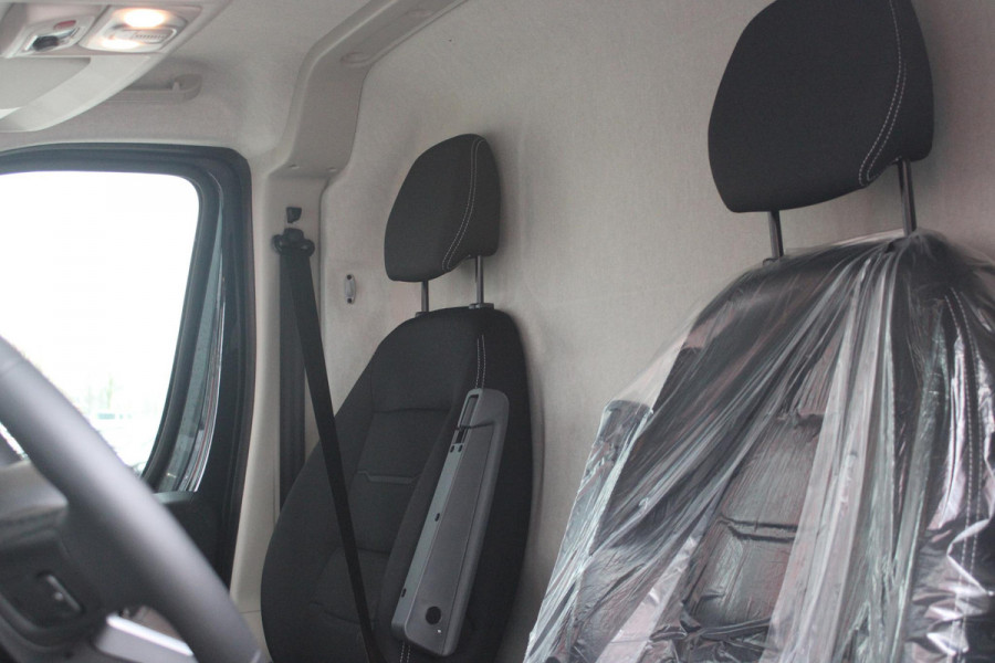 Peugeot Boxer 2.2 BlueHDi 180PK AUTOMAAT L4H2 3.5t HEAVY DUTY | TREKHAAK | PACK WINTER 2: (VERWARMBARE BESTUURDERSSTOEL/VOORRUIT/STANDKACHEL PROGAMEERBAAR) | PAKKET HANDSFREE & CENTRAL GLOVEBOX | ACHTERDEUREN 270° TE OPENEN | VOLWAARDIG RESERVEWIEL | PASSAGIERSSTOEL IN HOOGHTE VERSTELBAAR MET ARMSTEUN EN LENDESTEUN | TECHNO PLUS PAKKET: (10" TOUCHSCREEN MET APPLE CARPLAY EN ANDROID AUTO/CLIMATE CONTROL/EXTRA USB POORTEN/DRAADLOZE TELEFOONLADER/DIGITAAL INSTRUMENTENPANEEL) | NAVIGATIE |