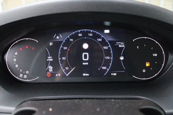 Peugeot Boxer 2.2 BlueHDi 180PK AUTOMAAT L4H2 3.5t HEAVY DUTY | TREKHAAK | PACK WINTER 2: (VERWARMBARE BESTUURDERSSTOEL/VOORRUIT/STANDKACHEL PROGAMEERBAAR) | PAKKET HANDSFREE & CENTRAL GLOVEBOX | ACHTERDEUREN 270° TE OPENEN | VOLWAARDIG RESERVEWIEL | PASSAGIERSSTOEL IN HOOGHTE VERSTELBAAR MET ARMSTEUN EN LENDESTEUN | TECHNO PLUS PAKKET: (10" TOUCHSCREEN MET APPLE CARPLAY EN ANDROID AUTO/CLIMATE CONTROL/EXTRA USB POORTEN/DRAADLOZE TELEFOONLADER/DIGITAAL INSTRUMENTENPANEEL) | NAVIGATIE |