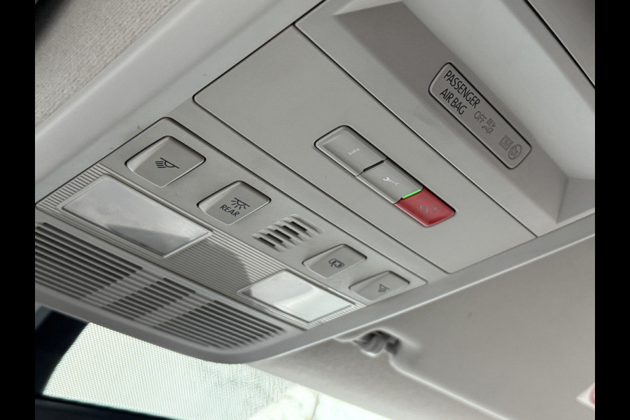 Volkswagen Transporter 2.0 TDI L2H1 30 DC Highline | Origineel NL | Apple carplay | Camera | Trekhaak |