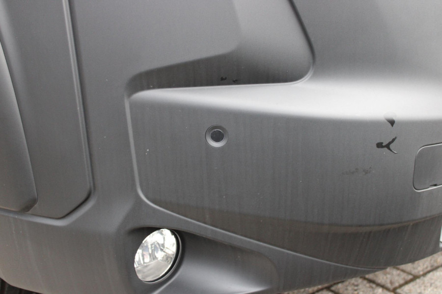 Peugeot Boxer 2.2 BlueHDi 180PK AUTOMAAT L4H2 3.5t HEAVY DUTY | TREKHAAK | PACK WINTER 2: (VERWARMBARE BESTUURDERSSTOEL/VOORRUIT/STANDKACHEL PROGAMEERBAAR) | PAKKET HANDSFREE & CENTRAL GLOVEBOX | ACHTERDEUREN 270° TE OPENEN | VOLWAARDIG RESERVEWIEL | PASSAGIERSSTOEL IN HOOGHTE VERSTELBAAR MET ARMSTEUN EN LENDESTEUN | TECHNO PLUS PAKKET: (10" TOUCHSCREEN MET APPLE CARPLAY EN ANDROID AUTO/CLIMATE CONTROL/EXTRA USB POORTEN/DRAADLOZE TELEFOONLADER/DIGITAAL INSTRUMENTENPANEEL) | NAVIGATIE |