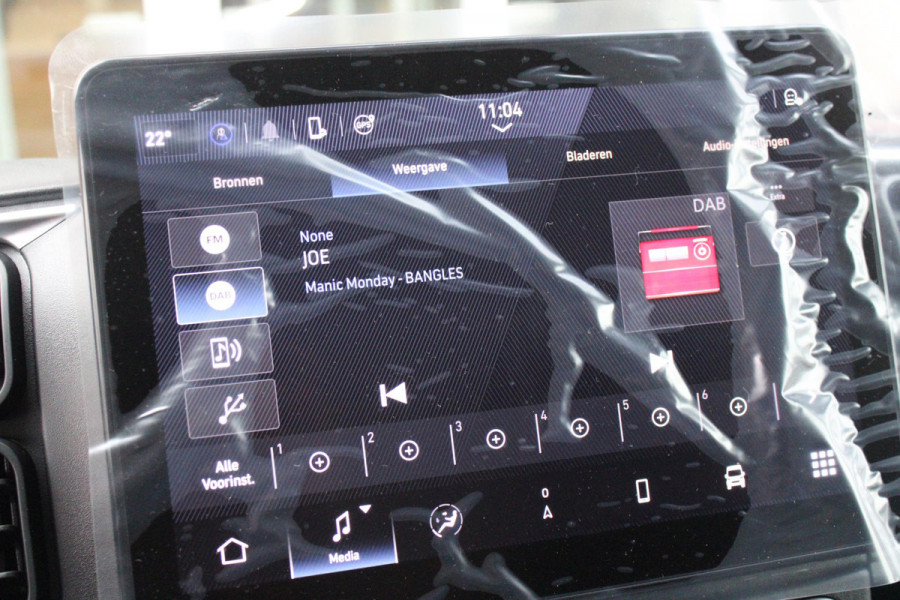 Peugeot Boxer 2.2 BlueHDi 180PK AUTOMAAT L4H2 3.5t HEAVY DUTY | TREKHAAK | PACK WINTER 2: (VERWARMBARE BESTUURDERSSTOEL/VOORRUIT/STANDKACHEL PROGAMEERBAAR) | PAKKET HANDSFREE & CENTRAL GLOVEBOX | ACHTERDEUREN 270° TE OPENEN | VOLWAARDIG RESERVEWIEL | PASSAGIERSSTOEL IN HOOGHTE VERSTELBAAR MET ARMSTEUN EN LENDESTEUN | TECHNO PLUS PAKKET: (10" TOUCHSCREEN MET APPLE CARPLAY EN ANDROID AUTO/CLIMATE CONTROL/EXTRA USB POORTEN/DRAADLOZE TELEFOONLADER/DIGITAAL INSTRUMENTENPANEEL) | NAVIGATIE |