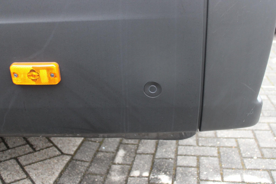 Peugeot Boxer 2.2 BlueHDi 180PK AUTOMAAT L4H2 3.5t HEAVY DUTY | TREKHAAK | PACK WINTER 2: (VERWARMBARE BESTUURDERSSTOEL/VOORRUIT/STANDKACHEL PROGAMEERBAAR) | PAKKET HANDSFREE & CENTRAL GLOVEBOX | ACHTERDEUREN 270° TE OPENEN | VOLWAARDIG RESERVEWIEL | PASSAGIERSSTOEL IN HOOGHTE VERSTELBAAR MET ARMSTEUN EN LENDESTEUN | TECHNO PLUS PAKKET: (10" TOUCHSCREEN MET APPLE CARPLAY EN ANDROID AUTO/CLIMATE CONTROL/EXTRA USB POORTEN/DRAADLOZE TELEFOONLADER/DIGITAAL INSTRUMENTENPANEEL) | NAVIGATIE |