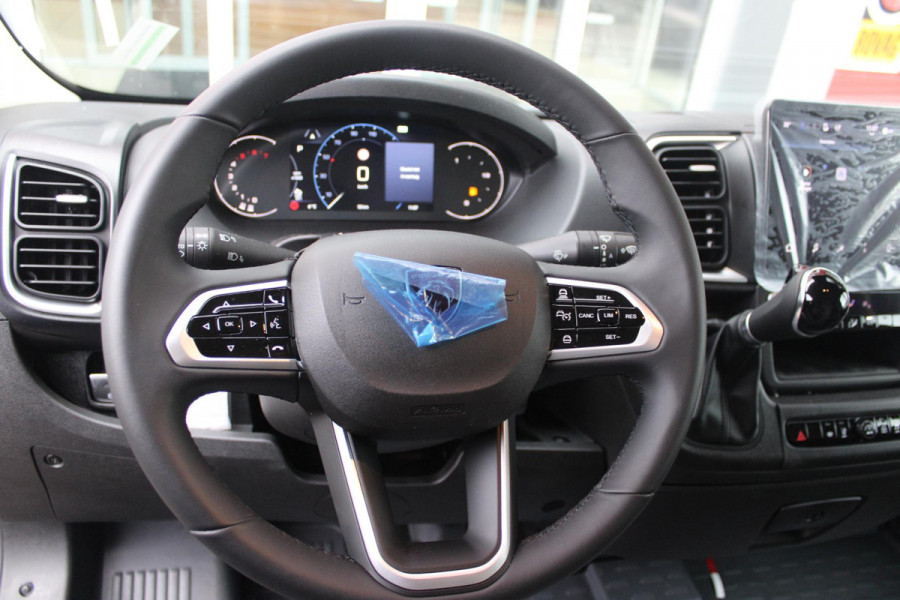 Peugeot Boxer 2.2 BlueHDi 180PK AUTOMAAT L4H2 3.5t HEAVY DUTY | TREKHAAK | PACK WINTER 2: (VERWARMBARE BESTUURDERSSTOEL/VOORRUIT/STANDKACHEL PROGAMEERBAAR) | PAKKET HANDSFREE & CENTRAL GLOVEBOX | ACHTERDEUREN 270° TE OPENEN | VOLWAARDIG RESERVEWIEL | PASSAGIERSSTOEL IN HOOGHTE VERSTELBAAR MET ARMSTEUN EN LENDESTEUN | TECHNO PLUS PAKKET: (10" TOUCHSCREEN MET APPLE CARPLAY EN ANDROID AUTO/CLIMATE CONTROL/EXTRA USB POORTEN/DRAADLOZE TELEFOONLADER/DIGITAAL INSTRUMENTENPANEEL) | NAVIGATIE |