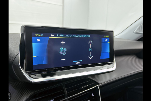 Peugeot e-2008 EV Allure 50 kWh (NAVIGATIE, CARPLAY, CAMERA, STOELVERWARMING, 1e EIGENAAR)