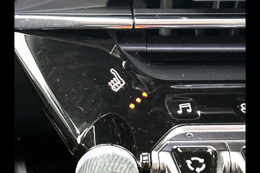 Peugeot e-2008 EV Allure 50 kWh (NAVIGATIE, CARPLAY, CAMERA, STOELVERWARMING, 1e EIGENAAR)