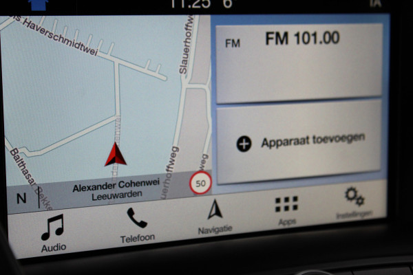 Ford Kuga 1.5-150pk EcoBoost Titanium. Nette Ford Kuga met een trekgewicht van maar liefst 2.000kg ! Autm. airco, stoel-, stuur- en voorraamverw., camera, parkeersensoren achter, navigatie, telefoonvoorb.,  17"LM wielen+all season banden, trekhaak, adapt. cruise cntrl etc.