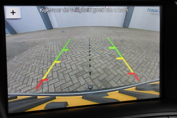 Ford Kuga 1.5-150pk EcoBoost Titanium. Nette Ford Kuga met een trekgewicht van maar liefst 2.000kg ! Autm. airco, stoel-, stuur- en voorraamverw., camera, parkeersensoren achter, navigatie, telefoonvoorb.,  17"LM wielen+all season banden, trekhaak, adapt. cruise cntrl etc.