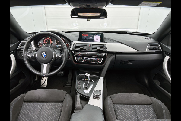 BMW 4 Serie Gran Coupé 418i High Executive (PANORAMADAK, STOELVERWARMING, CARPLAY, DEALER ONDERHOUDEN, GROOT NAVI, SPORTSTOELEN)