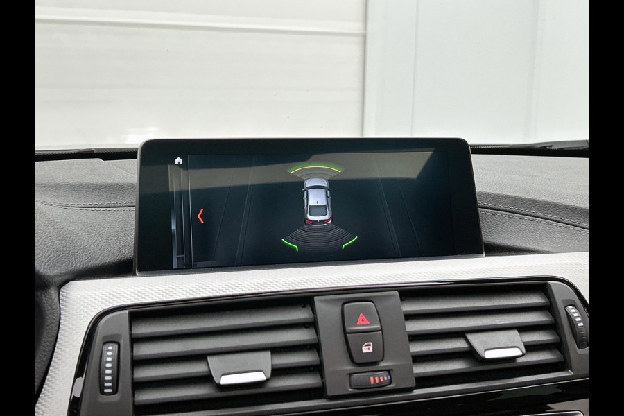 BMW 4 Serie Gran Coupé 418i High Executive (PANORAMADAK, STOELVERWARMING, CARPLAY, DEALER ONDERHOUDEN, GROOT NAVI, SPORTSTOELEN)