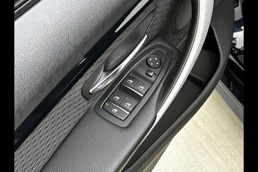BMW 4 Serie Gran Coupé 418i High Executive (PANORAMADAK, STOELVERWARMING, CARPLAY, DEALER ONDERHOUDEN, GROOT NAVI, SPORTSTOELEN)