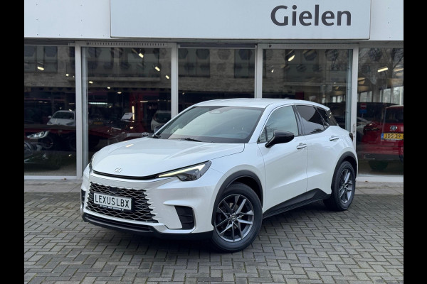 Lexus LBX 1.5 Hybrid Elegant | Leer, Privacy Glass, Stoel + Stuurverwarming, Dodehoekherkenning, Parkeersensoren, 17 inch