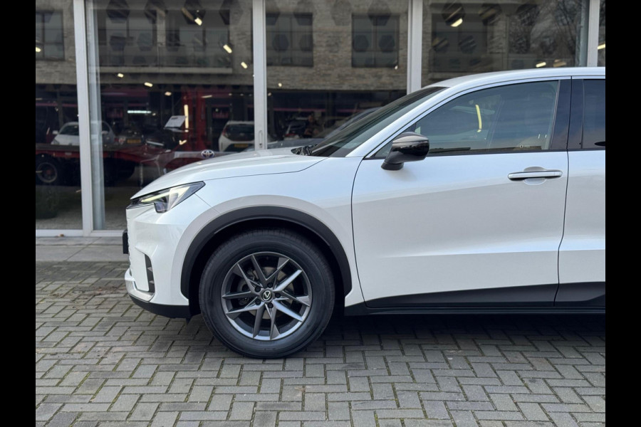 Lexus LBX 1.5 Hybrid Elegant | Leer, Privacy Glass, Stoel + Stuurverwarming, Dodehoekherkenning, Parkeersensoren, 17 inch