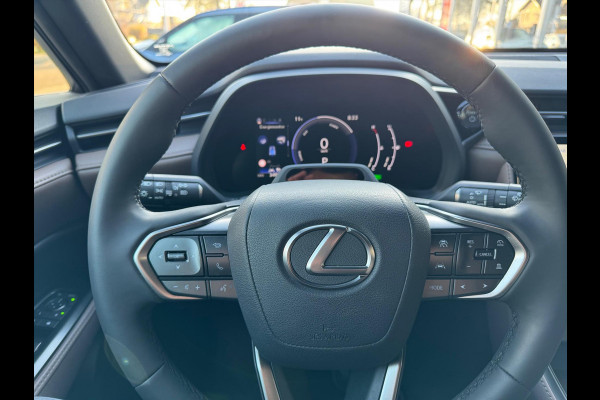 Lexus LBX 1.5 Hybrid Elegant | Leer, Privacy Glass, Stoel + Stuurverwarming, Dodehoekherkenning, Parkeersensoren, 17 inch