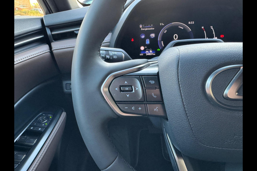 Lexus LBX 1.5 Hybrid Elegant | Leer, Privacy Glass, Stoel + Stuurverwarming, Dodehoekherkenning, Parkeersensoren, 17 inch