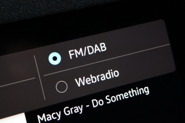 Volkswagen Caddy Cargo 2.0 TDI DSG R-Line | L+R Schuifdeur | ACC | Side Assist | Lane Assist | Virtual Cockpit | Camera | CarPlay | Stoelverwarming | LED Koplampen | Sidebars | Spoilerkit | DAB | Fabrieksgarantie | Facelift model | BPM Vrij