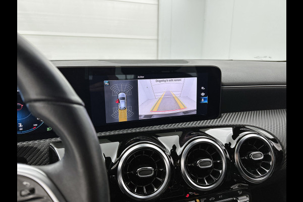 Mercedes-Benz A-Klasse 180 Business Solution (NAVIGATIE, STOELVERWARMING, CAMERA, 1e EIGENAAR, GOED ONDERHOUDEN)
