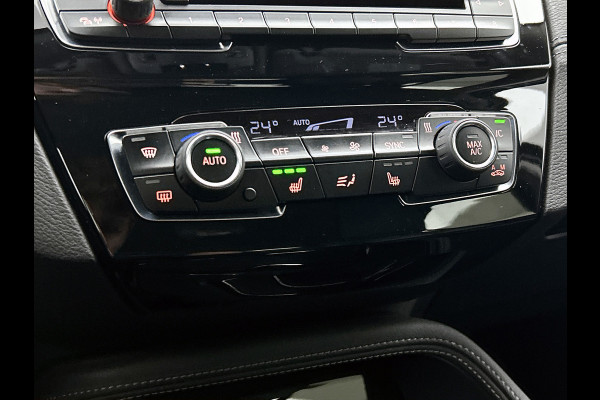 BMW X1 SDrive18i High Executive M Sport (M-PAKKET, SFEER, CAMERA, LED, SPORTSTOELEN, STOELVERWARMING, DEALER ONDERHOUDEN)