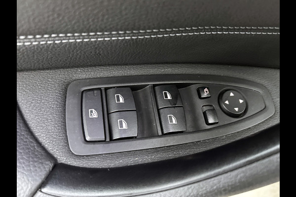 BMW X1 SDrive18i High Executive M Sport (M-PAKKET, SFEER, CAMERA, LED, SPORTSTOELEN, STOELVERWARMING, DEALER ONDERHOUDEN)