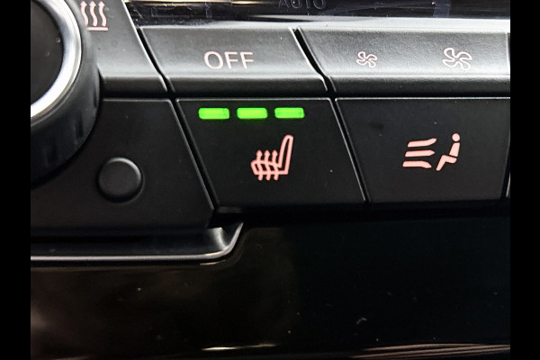 BMW X1 SDrive18i High Executive M Sport (M-PAKKET, SFEER, CAMERA, LED, SPORTSTOELEN, STOELVERWARMING, DEALER ONDERHOUDEN)