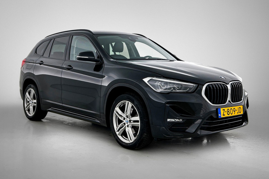 BMW X1 SDrive18i High Executive M Sport (M-PAKKET, SFEER, CAMERA, LED, SPORTSTOELEN, STOELVERWARMING, DEALER ONDERHOUDEN)