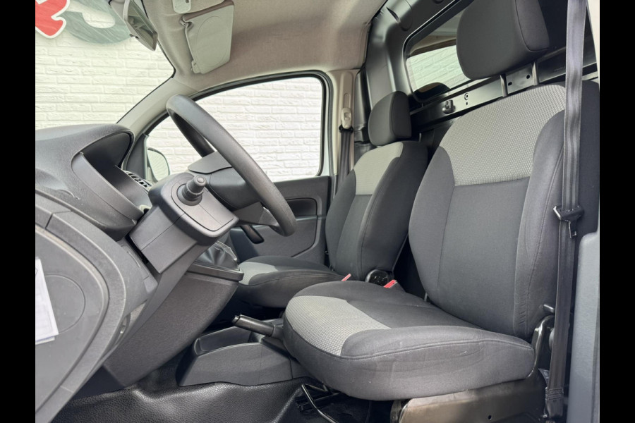 Renault Kangoo Z.E. Dealeronderhouden SOH 90% Airco Cruise control Navigatie Radio/CD Parkeersensoren achter Schuifdeur rechts