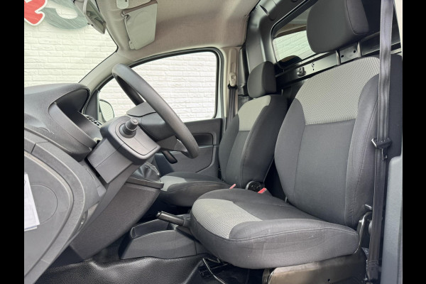 Renault Kangoo Z.E. Dealeronderhouden SOH 90% Airco Cruise control Navigatie Radio/CD Parkeersensoren achter Schuifdeur rechts