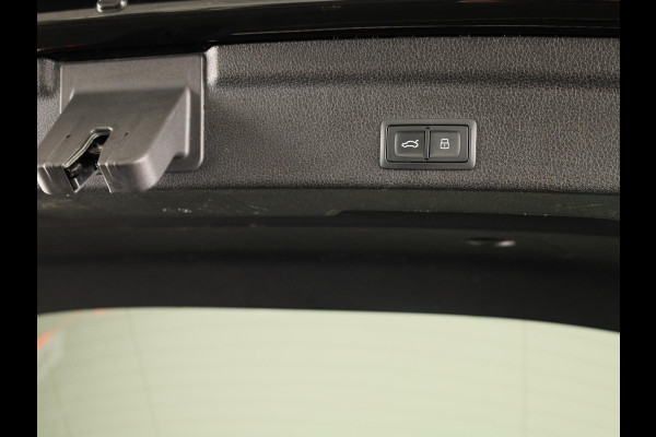 Audi Q3 Sportback 45 TFSI e S Edition 245pk | Parkeercamera | Trekhaak | Navigatie | Keyless entry | 19 inch Lichtmetalen velgen