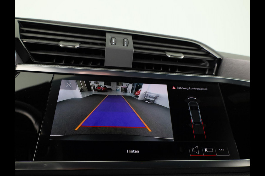 Audi Q3 Sportback 45 TFSI e S Edition 245pk | Parkeercamera | Trekhaak | Navigatie | Keyless entry | 19 inch Lichtmetalen velgen