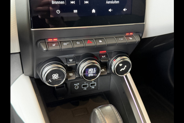 Renault Clio 1.0 TCe 90pk Automaat | Groot Navi | 360 | 17" | PDC V+A | Stoel & stuur verwarming | Keurig nette auto |