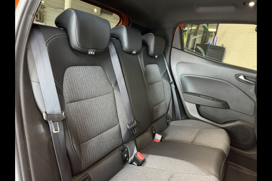 Renault Clio 1.0 TCe 90pk Automaat | Groot Navi | 360 | 17" | PDC V+A | Stoel & stuur verwarming | Keurig nette auto |