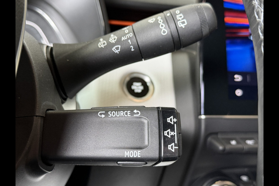 Renault Clio 1.0 TCe 90pk Automaat | Groot Navi | 360 | 17" | PDC V+A | Stoel & stuur verwarming | Keurig nette auto |