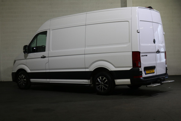 Volkswagen Crafter 2.0 TDI 177pk L3 H3 Automaat Airco Navigatie Camera Trekhaak