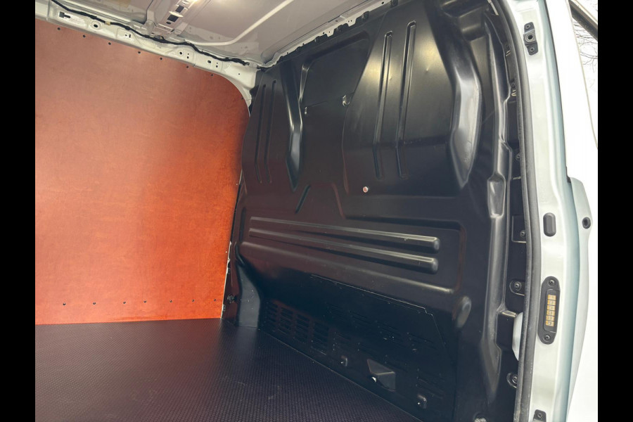 Ford Transit Custom 320L L2H1 Trend 136 PK NIEUW MODEL LICHTMETALEN VELGEN LED AIRCO CRUISE CONTROL CAMERA NAVIGATIE DMV CARPLAY LAADRUIMTE BETIMMERING