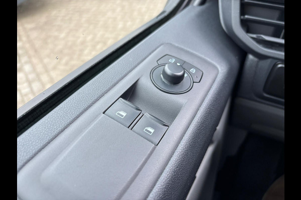 Ford Transit Custom 320L L2H1 Trend 136 PK NIEUW MODEL LICHTMETALEN VELGEN LED AIRCO CRUISE CONTROL CAMERA NAVIGATIE DMV CARPLAY LAADRUIMTE BETIMMERING