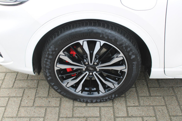 Ford Kuga 2.5 PHEV ST-Line X | Panoramadak | Adaptive cruise control | Head up Display | Winter Pack | Camera | 19 inch | Rode remklauwen