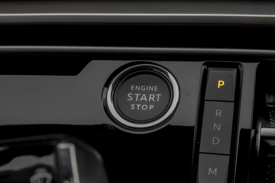 Peugeot 3008 1.2 Hybrid 136 GT | STOELVERWARMING | ACC | STUURWIELVERWARMING | CAMERA | SFEERVERLICHTING