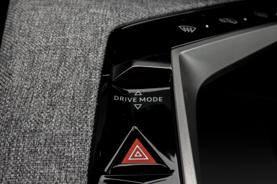 Peugeot 3008 1.2 Hybrid 136 GT | STOELVERWARMING | ACC | STUURWIELVERWARMING | CAMERA | SFEERVERLICHTING