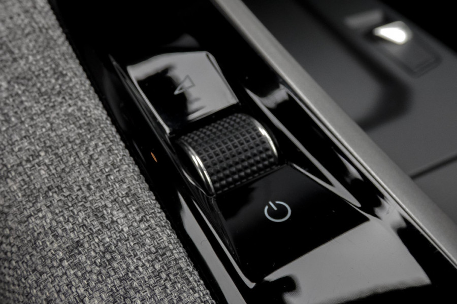 Peugeot 3008 1.2 Hybrid 136 GT | STOELVERWARMING | ACC | STUURWIELVERWARMING | CAMERA | SFEERVERLICHTING